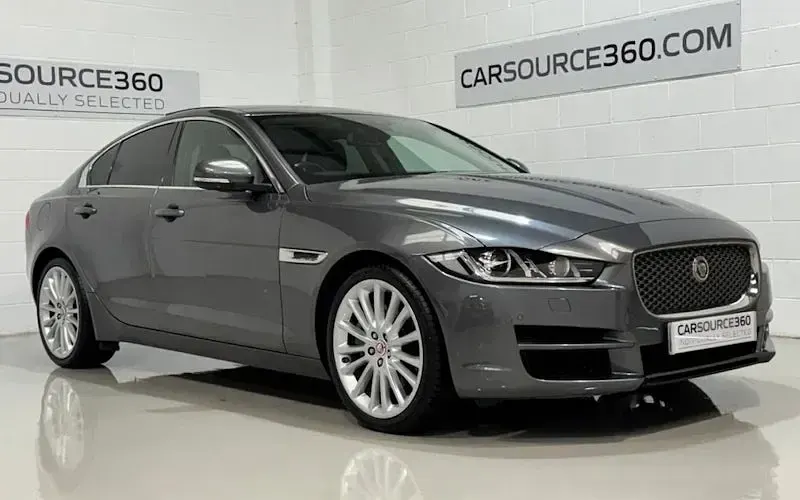 Gebraucht Jaguar XE Portfolio 250 PS (183 kW) 2018 Grau Limousine