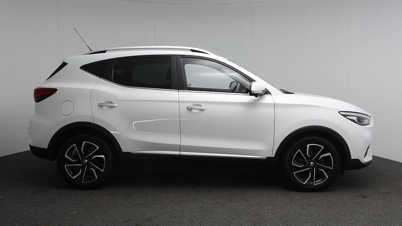 Używany MG ZS Exclusive 111 KM (81 kW) 2023 Biały SUV