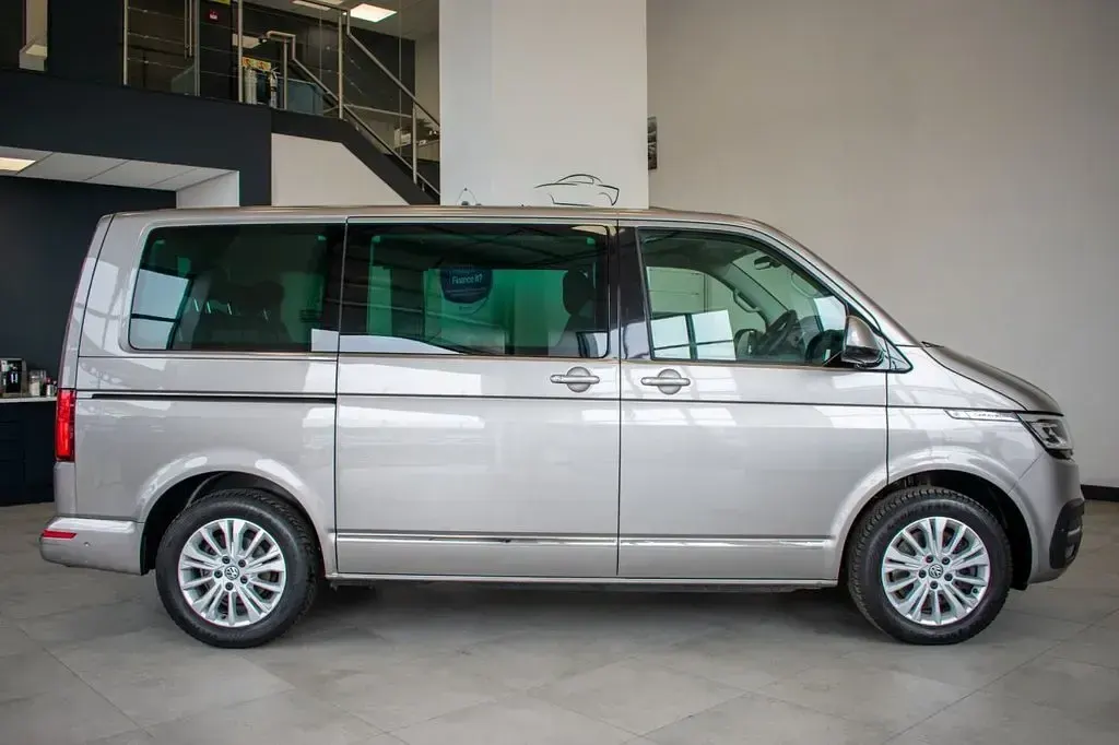 Used VW Caravelle Executive 199 HP (146 kW) 2020 Beige Van