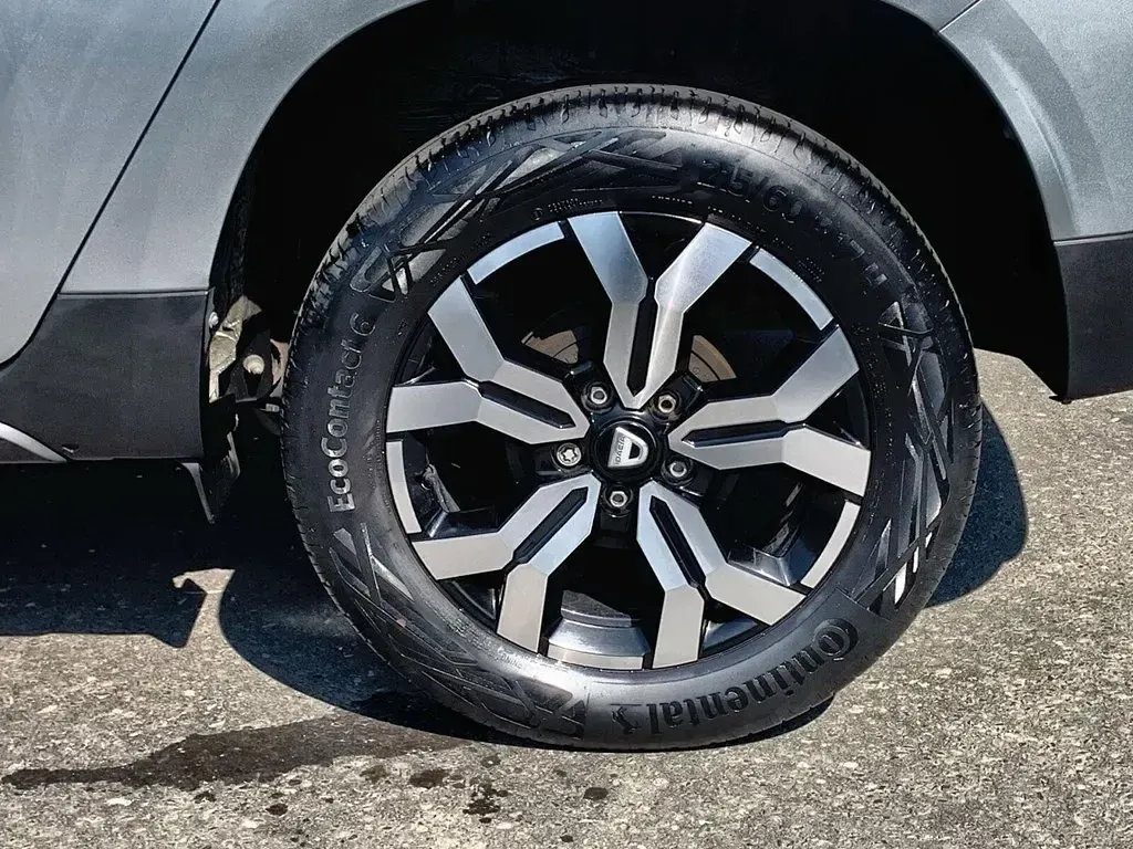 Usado Dacia Duster Prestige 2022 Gris SUV