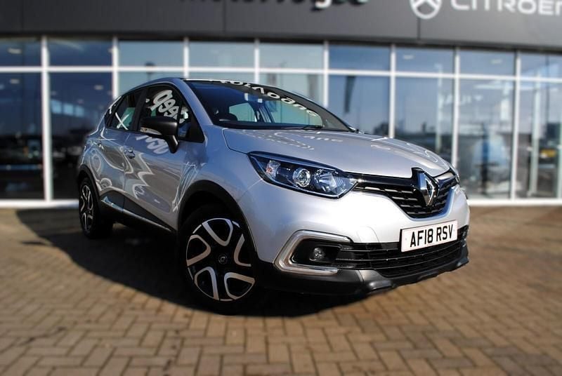 Silver Used 2017 Renault Captur Dynamique SUV | £8,694 (Fair price) - Image 1/4