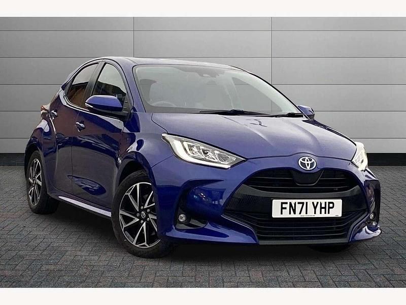 Blue Used 2021 Toyota Yaris Hybrid Design Hatchback | £16,495 (Fair price) - Image 1/3
