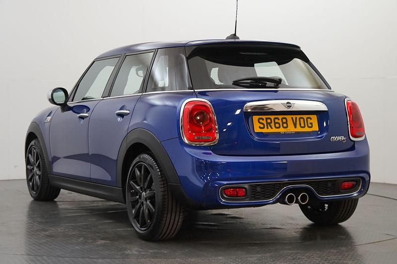 Usado Mini Cooper S Exclusive 189 HP (139 kW) 2019 Azul Citadino