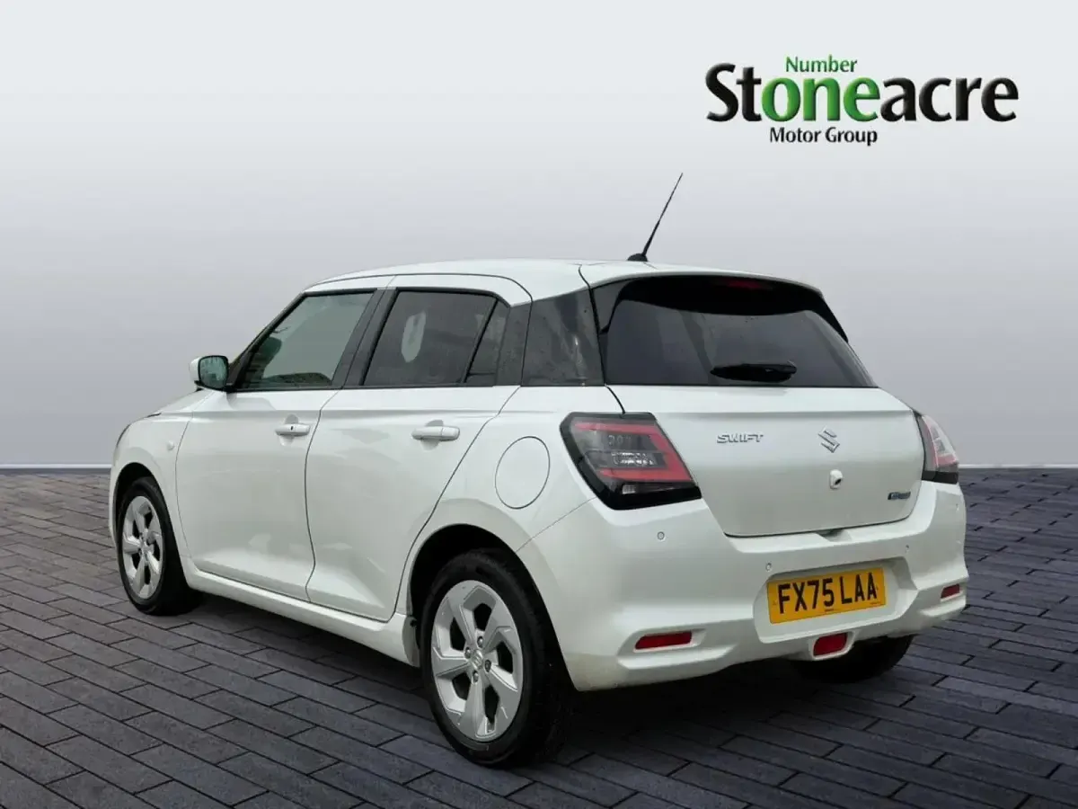 Used Suzuki Swift 82 HP (60 kW) 2025 White Hatchback