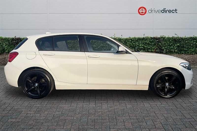 Used BMW 118 Sport Line 150 HP (110 kW) 2017 White Hatchback