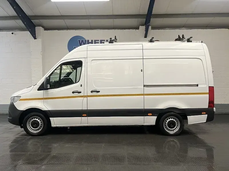 Used Mercedes Sprinter Progressive 150 HP (110 kW) 2022 White Van