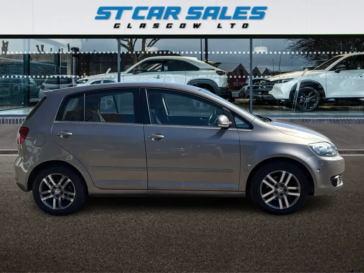 Begagnad VW Golf VI SE 105 HK (77 kW) 2010 Brun Halvkombi