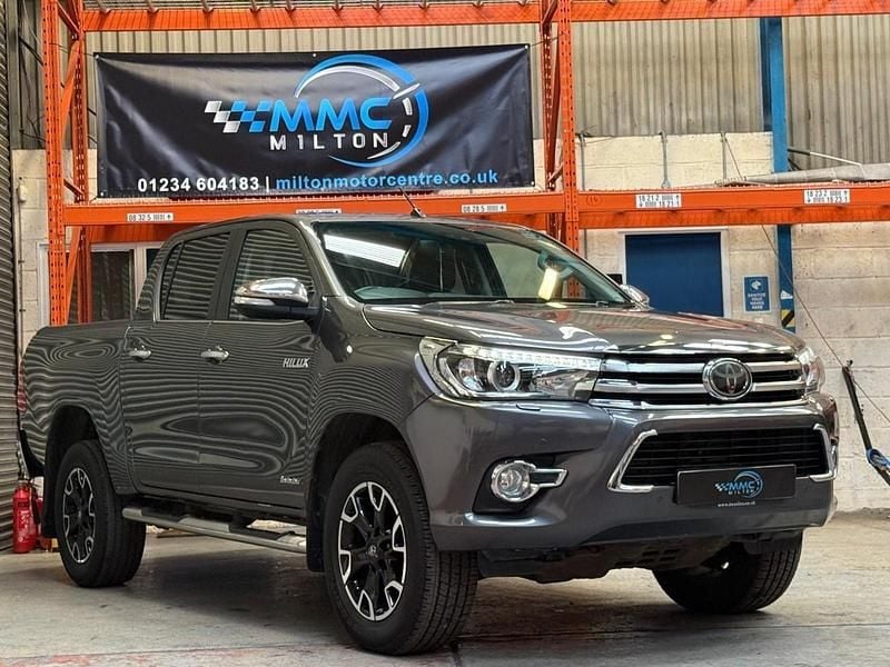 Used Toyota HiLux 2016 Grey Pickup