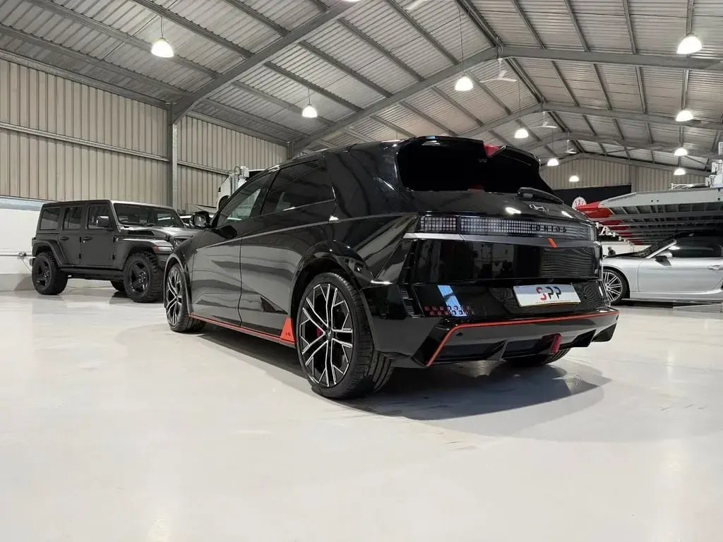 Usado Hyundai Ioniq 478 kW (650 CV) 2024 Negro Utilitario