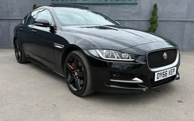 Used Jaguar XE R-Sport 179 HP (131 kW) 2019 Sedan