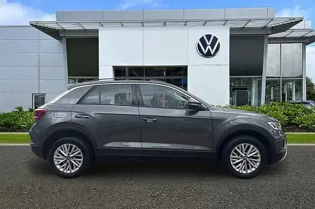 Używany VW T-Roc Life 150 KM (110 kW) 2024 Szary SUV