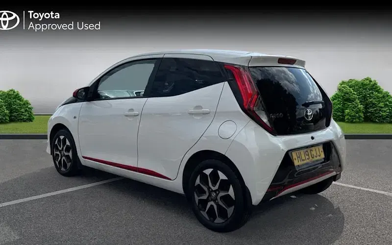Gebraucht Toyota Aygo Trend 72 PS (52 kW) 2019 Weiß Kleinwagen