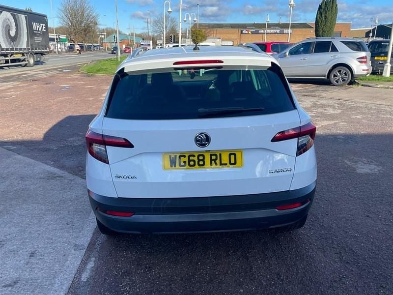 Used Skoda Karoq SE L 115 HP (84 kW) 2018 White SUV