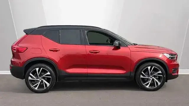 Usado Volvo XC40 R-Design Pro 197 CV (144 kW) 2020 Rojo SUV