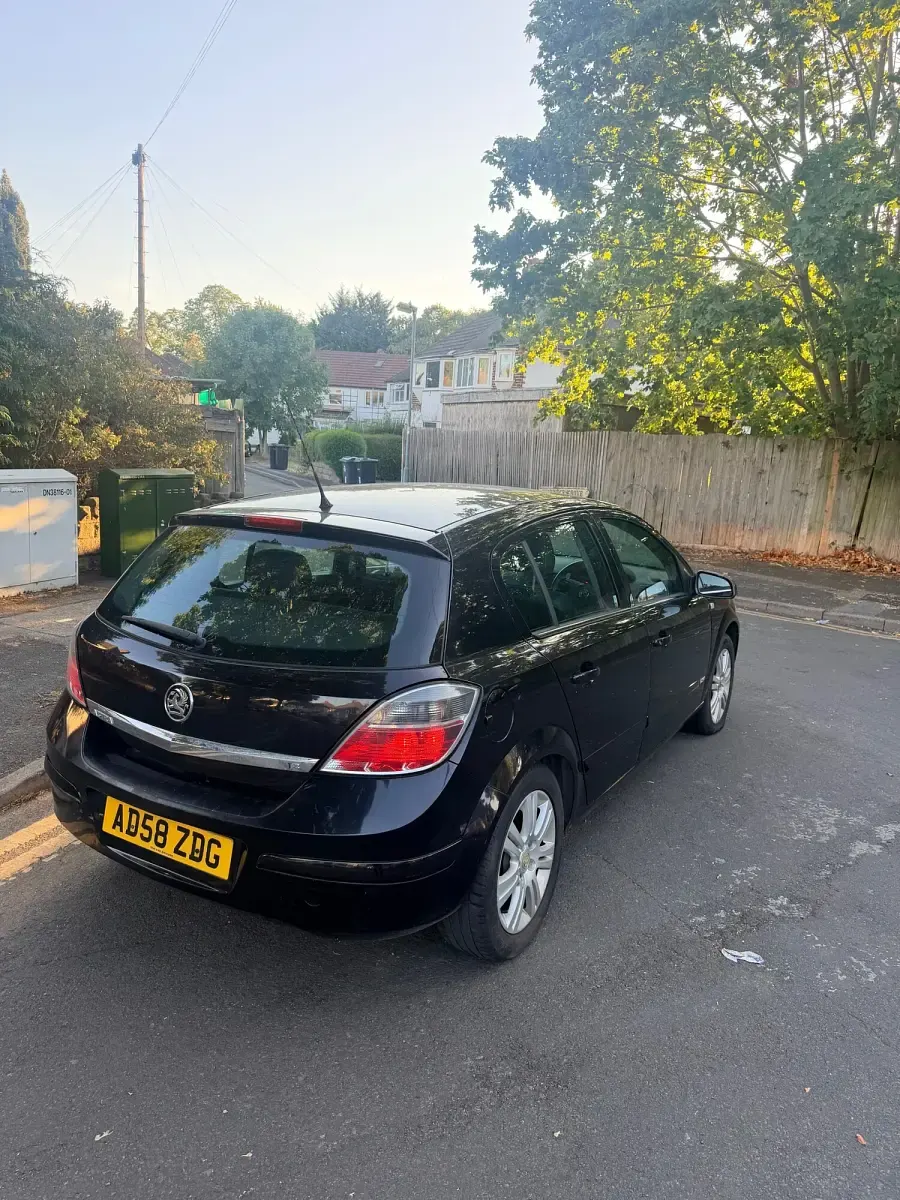 Used Vauxhall Astra Design Edition 138 HP (101 kW) 2008 Black Hatchback