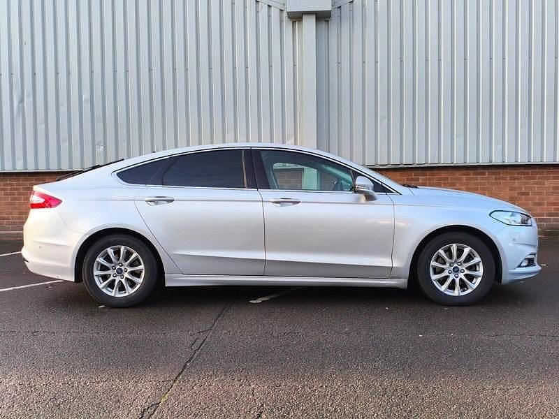 Used Ford Mondeo Titanium 150 HP (110 kW) 2018 Silver Hatchback
