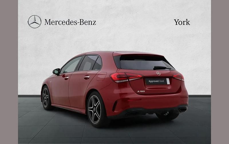 Used Mercedes A180 AMG Line Premium Plus 134 HP (98 kW) 2022 Red Hatchback