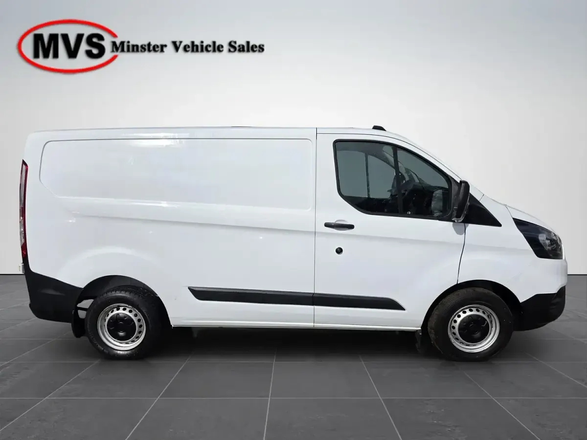 Used Ford Transit Custom 105 HP (77 kW) 2021 White Van