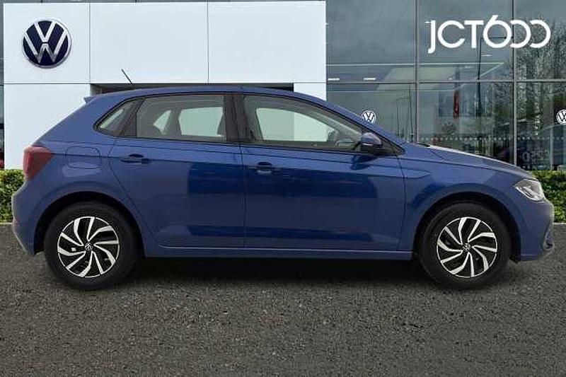 Used VW Polo Life 80 HP (58 kW) 2022 Blue Hatchback