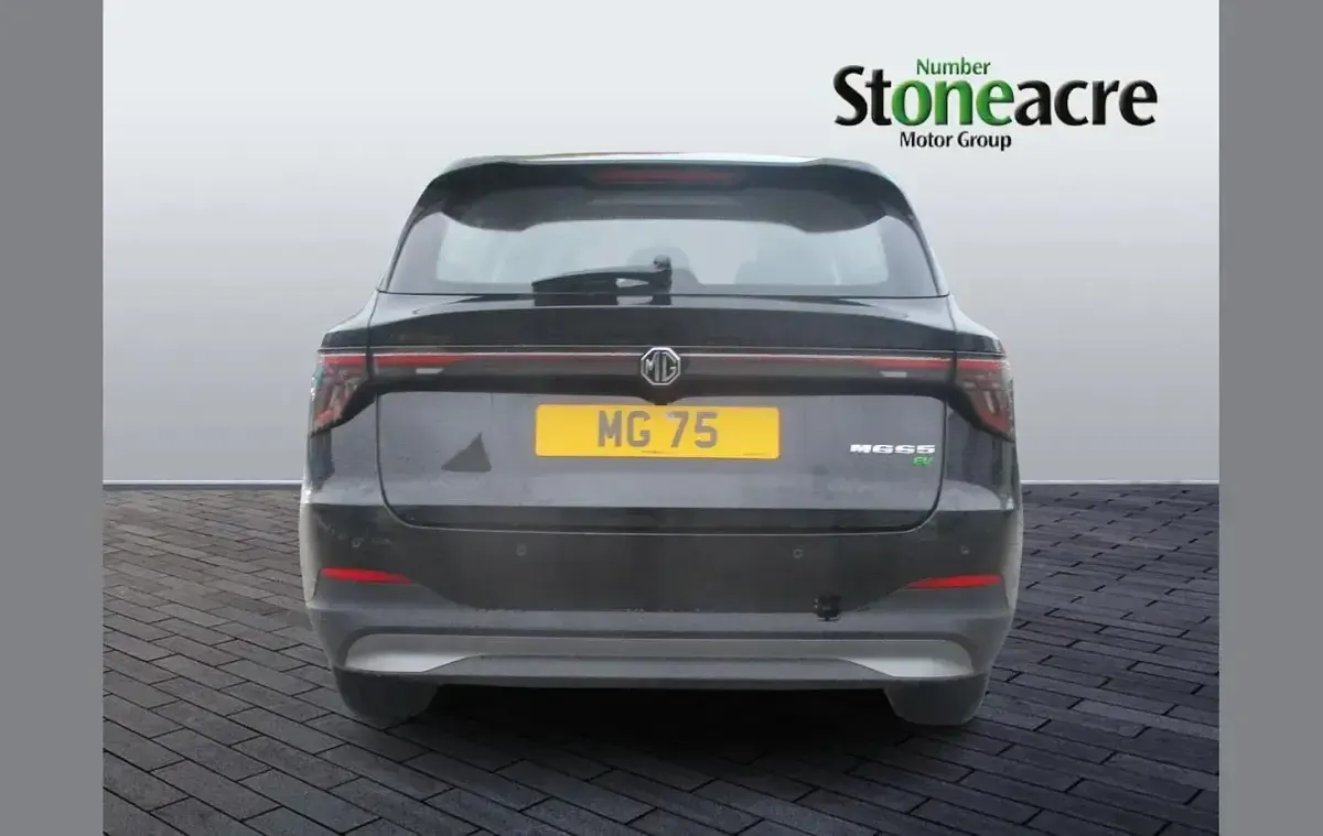 New MG MG5 EV SE 123 kW (168 HP) 2025 Black Estate