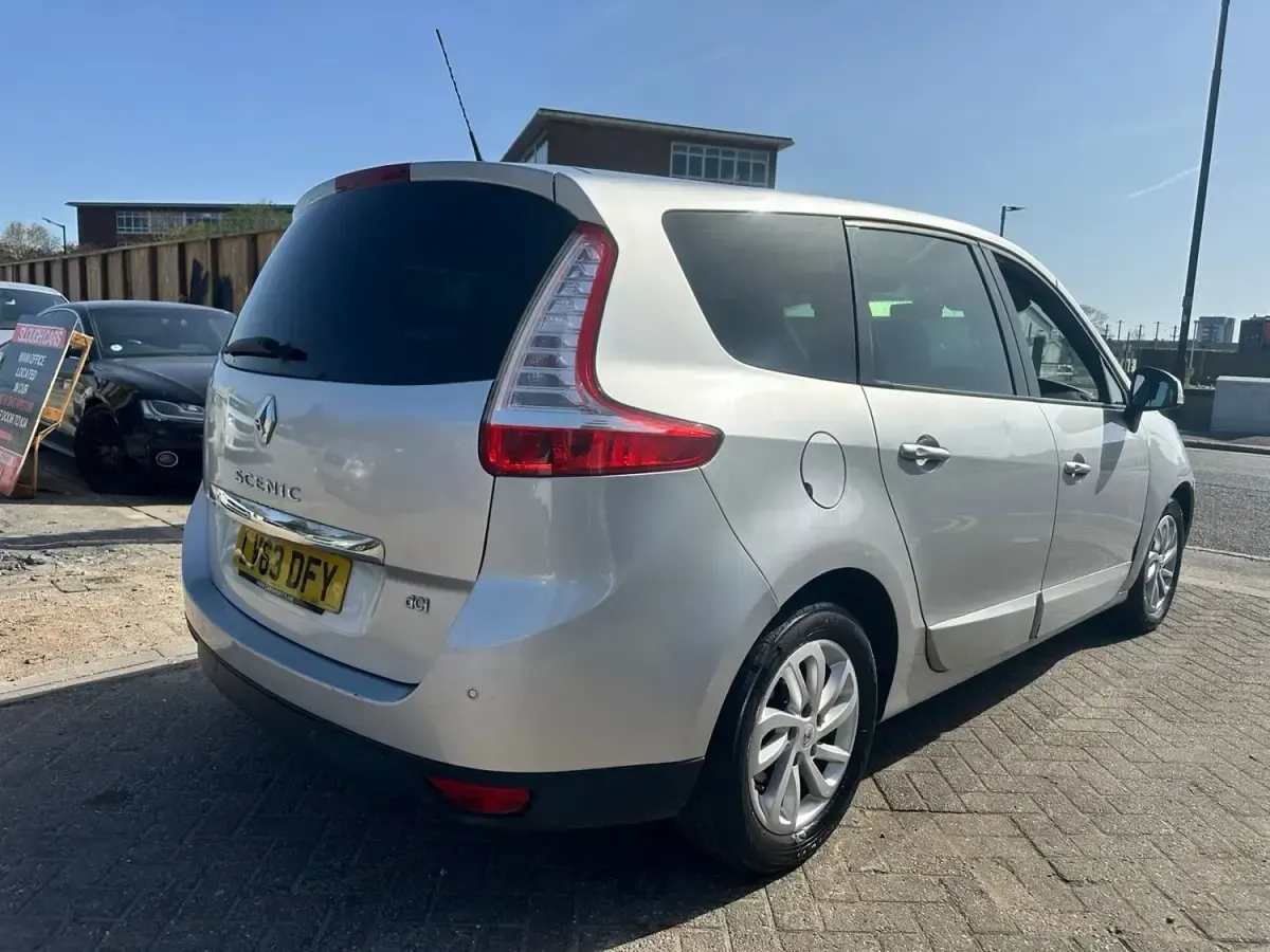 Usado Renault Grand Scénic III Dynamique 2013 Prateado Monovolume