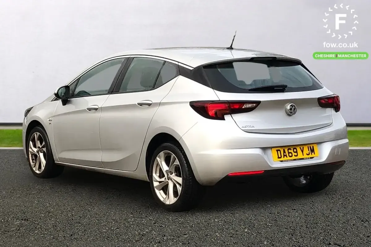 Second-hand Vauxhall Astra Active 136 CP (100 kW) 2019 Argintiu Hatchback