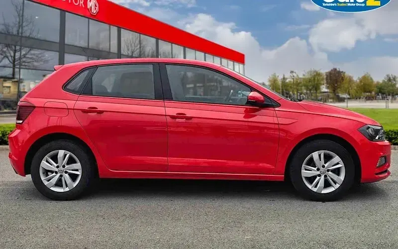 Used VW Polo SE 65 HP (47 kW) 2019 Red Hatchback