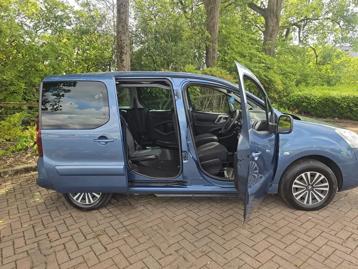 Used Peugeot TePee 2014 Blue MPV