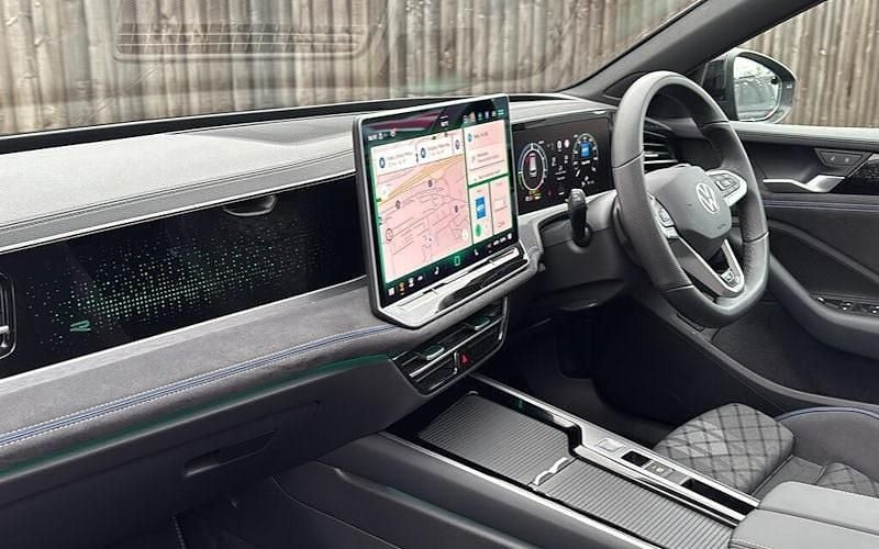 Used VW Passat R-line 272 HP (200 kW) 2025 Estate