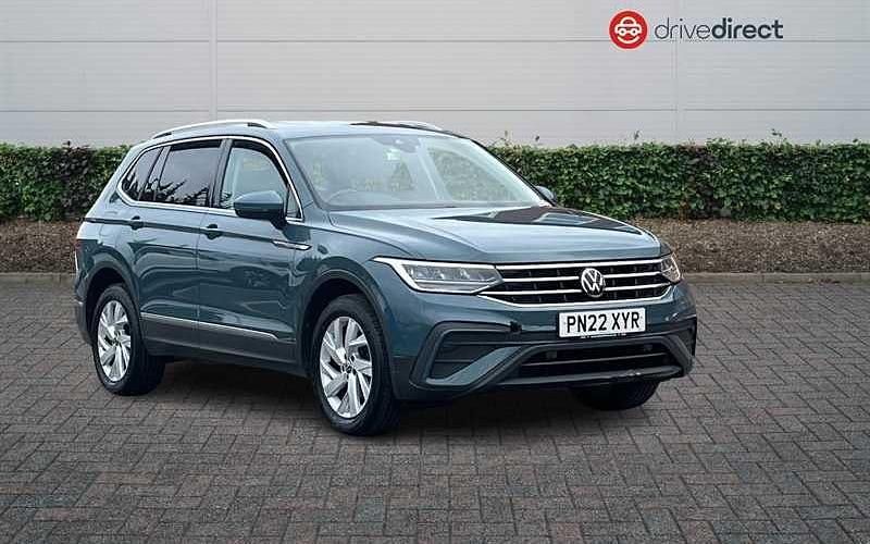Used 2024 VW Tiguan Allspace Life SUV | £18,350 (Good price) - Image 1/4