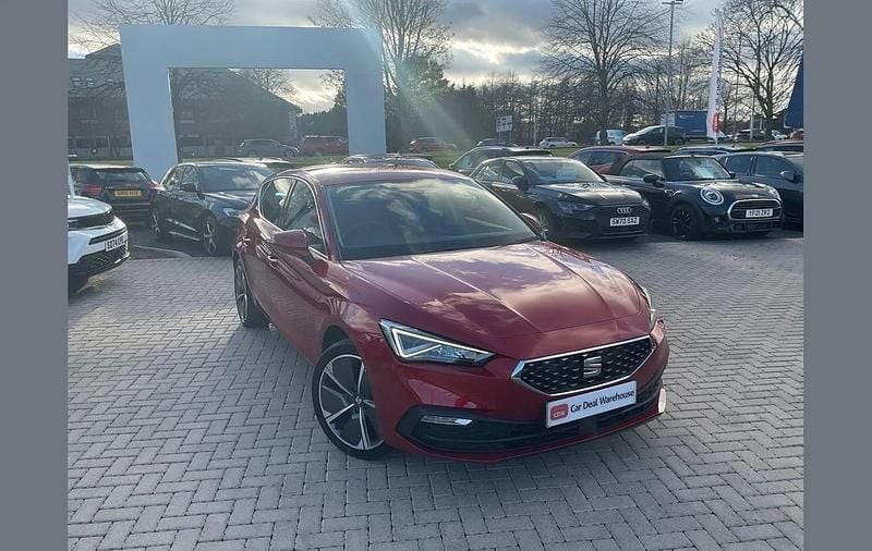 Used Seat Leon XCELLENCE Lux 147 HP (108 kW) 2021 Red Hatchback