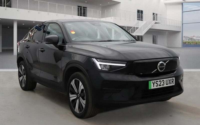 Used 2023 Volvo EC40 Core SUV | £21,399 (Super price) - Image 1/2