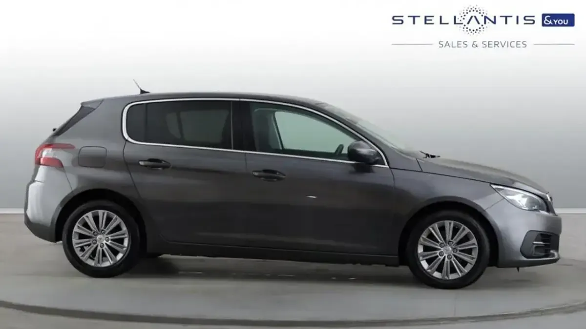 Used Peugeot 308 Allure 129 HP (94 kW) 2020 Grey Hatchback