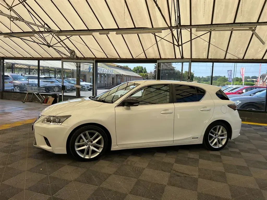 Used Lexus CT200h Sport Line 2019 White Hatchback