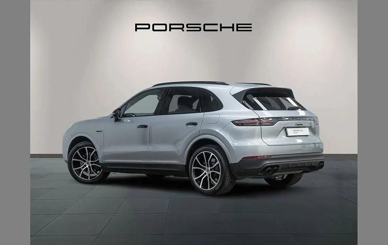 Used Porsche Cayenne 462 HP (339 kW) 2020 Silver SUV