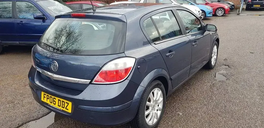 Used Vauxhall Astra Elite 121 HP (88 kW) 2006 Blue Hatchback