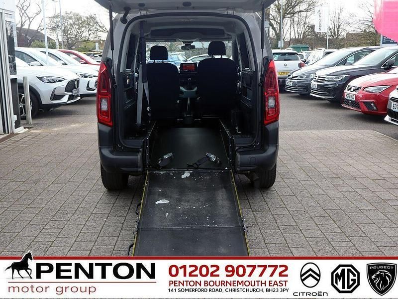 Gebraucht Citroën Berlingo Feel 100 PS (73 kW) 2020 Beige Van / Kleinbus