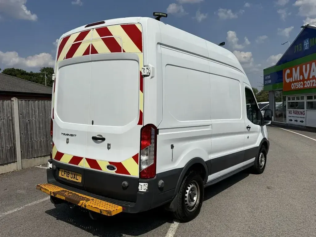 Used Ford Transit 130 HP (95 kW) 2018 White Van