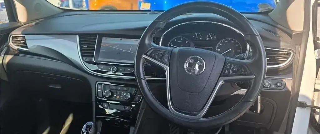 Used Vauxhall Mokka X Design Edition 136 HP (100 kW) 2018 White SUV