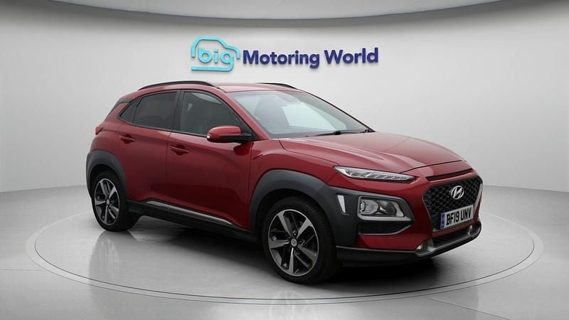 Red Used 2019 Hyundai Kona Premium SE SUV | £8,900 (Fair price) - Image 1/4