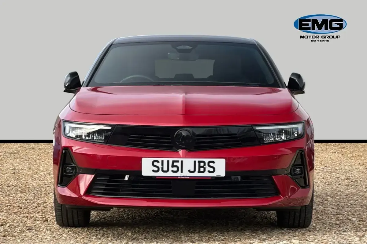 Używany Vauxhall Astra S 130 KM (95 kW) 2024 Czerwony Hatchback