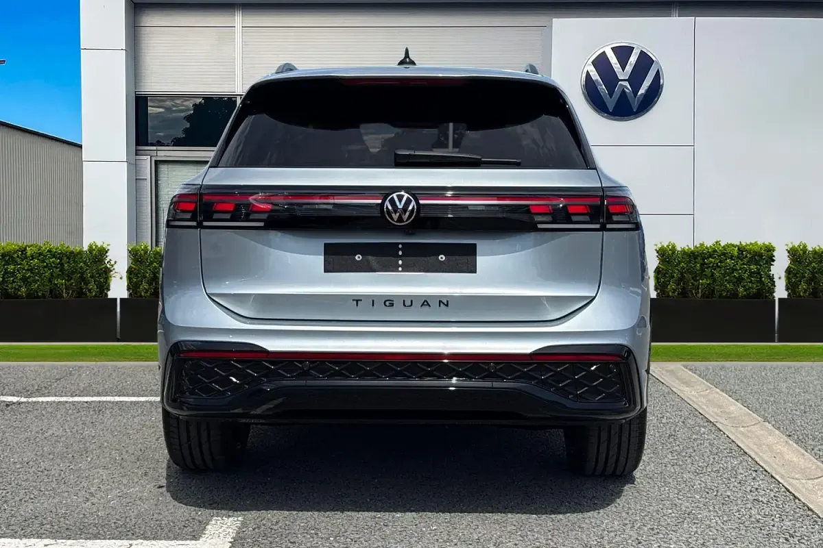 New VW Tiguan Black Edition 150 HP (110 kW) 2026 Silver SUV