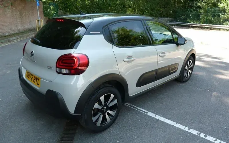 Used Citroën C3 PureTech 83 HP (61 kW) 2023 Beige Hatchback