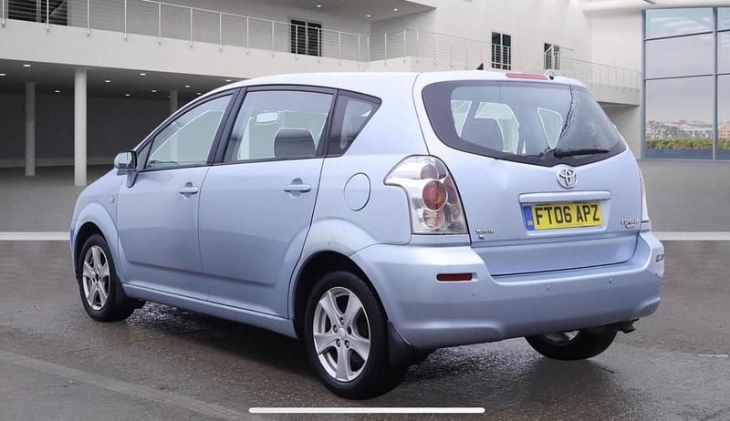Used Toyota Corolla Verso T3 127 HP (93 kW) 2006 Blue MPV