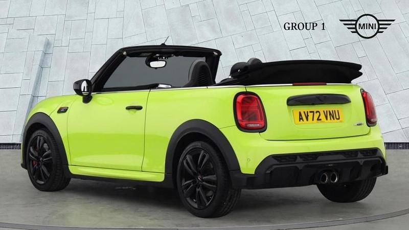 Używany Mini John Cooper Works 228 KM (167 kW) 2022 Żółty Hatchback