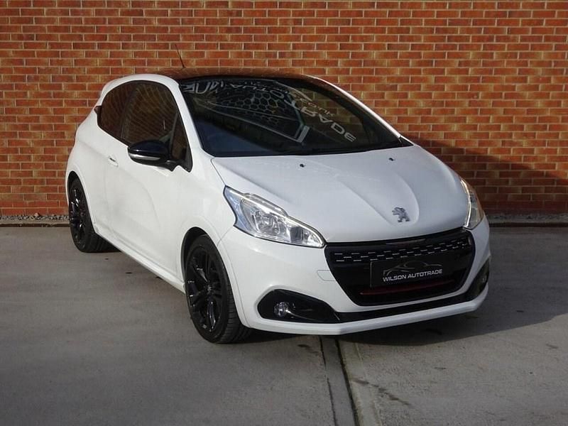 Used Peugeot 208 Prestige 208 HP (152 kW) 2018 White Hatchback