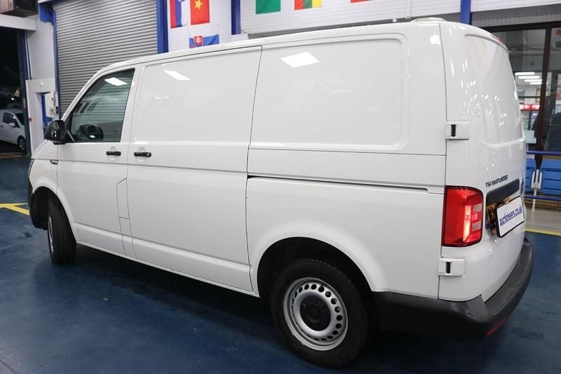 Used VW T6 Startline 102 HP (75 kW) 2017 White Van