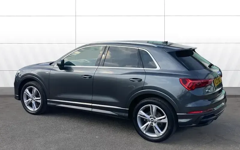 Używany Audi Q3 S-Line 150 KM (110 kW) 2023 SUV