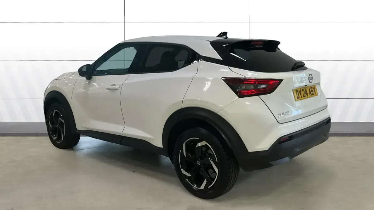 Used Nissan Juke N-Connecta 114 HP (83 kW) 2023 White SUV