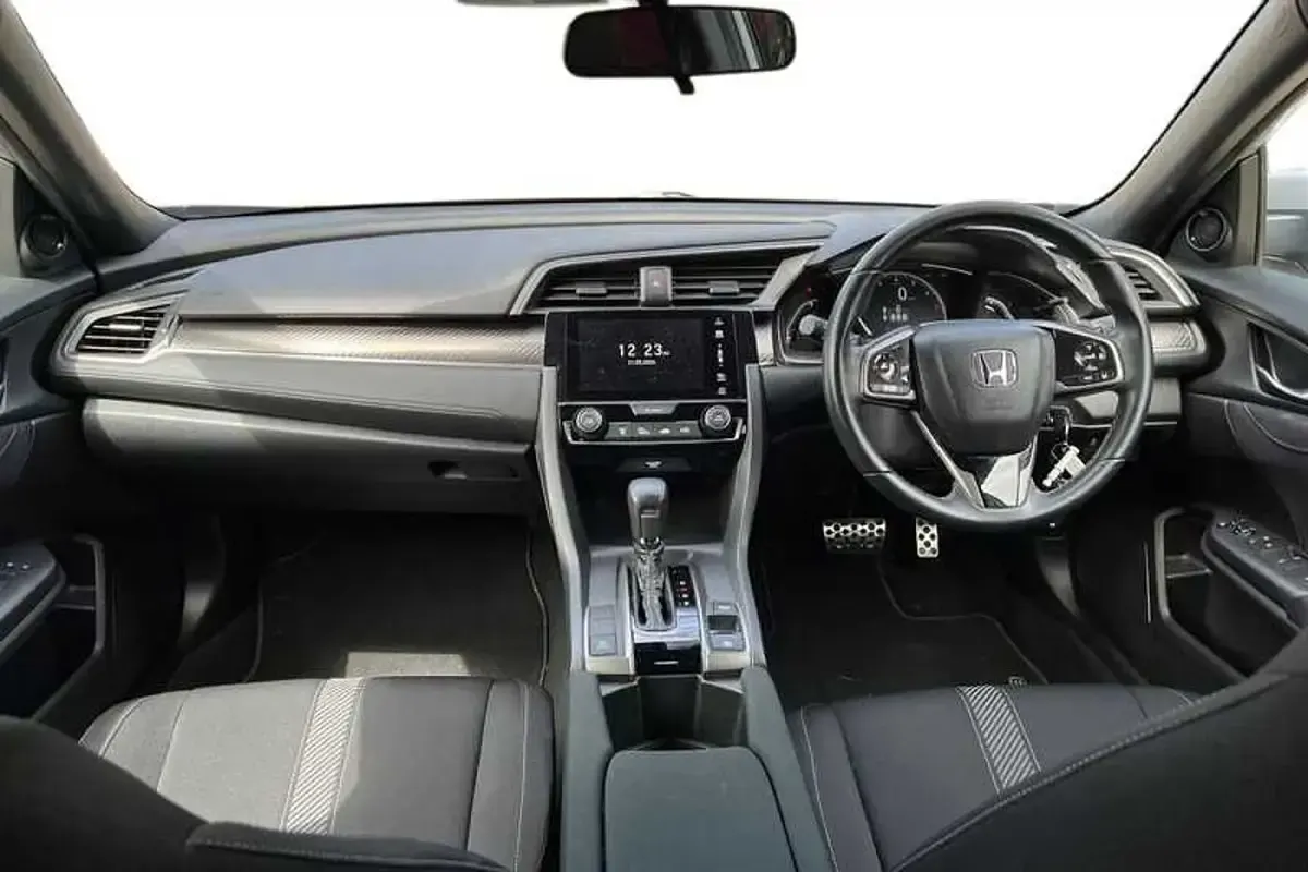Used Honda Civic Sport 182 HP (133 kW) 2019 Silver